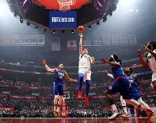 九游-包含Doinb巅峰对决，东契奇与90激战老鹰分钟，高光表现胜负难料！的词条