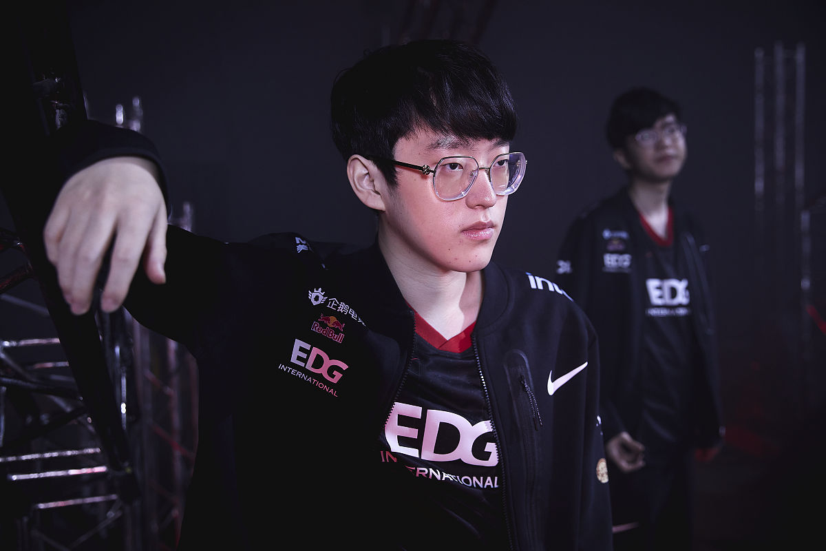 九游娱乐-Faker在瑞士队比赛中败北，逆转引发热议！的简单介绍